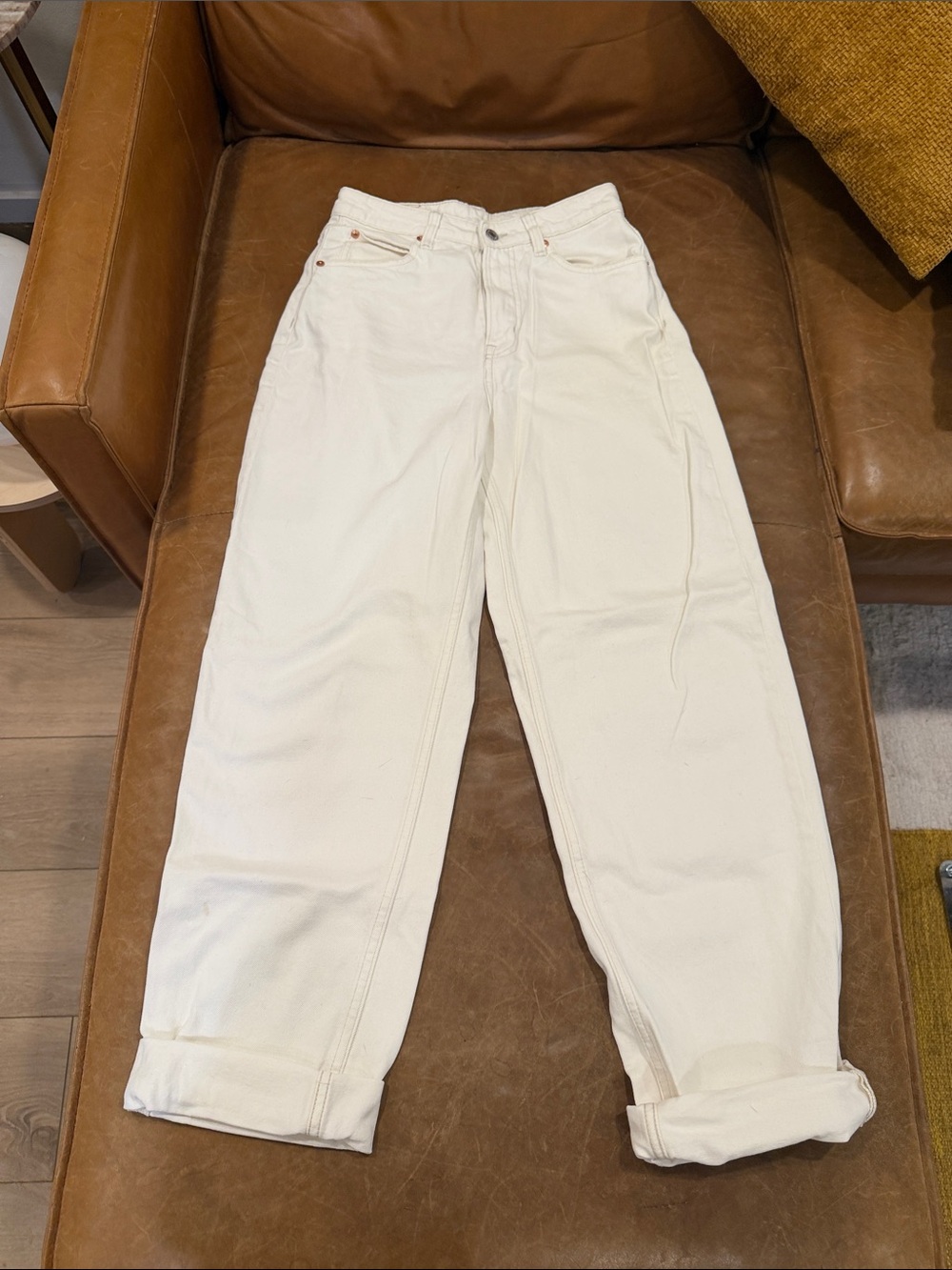Relaxed White Boyfriend Jeans
